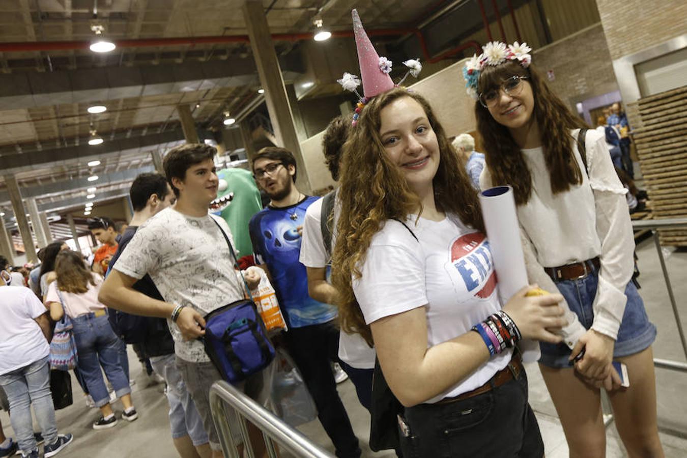 Feria Valencia acoge un año más a todos los amantes del manga, anime y cultura japonesa gracias a la celebración del Salón del Manga, a partir de este sábado, 19 de mayo. Durante dos días, los asistentes podrán disfrutar de actividades como concursos para 'cosplayers', karaoke, conciertos y sesiones de artes marciales.