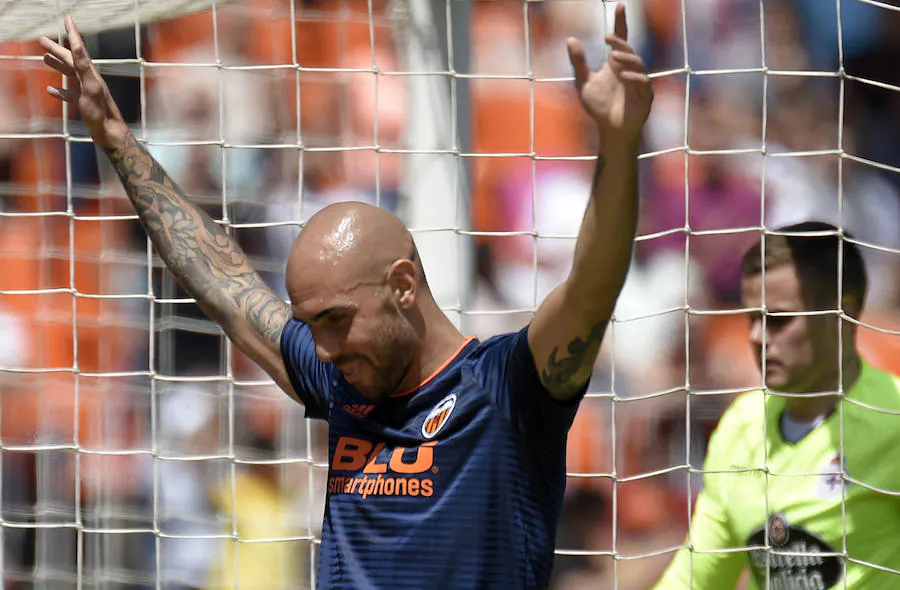 Estas son las mejores fotos que deja el último partido de la temporada en Mestalla