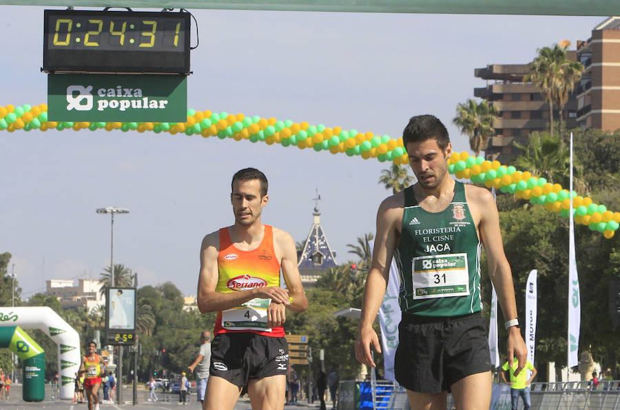 Fotos: Búscate en la Volta a Peu de Valencia