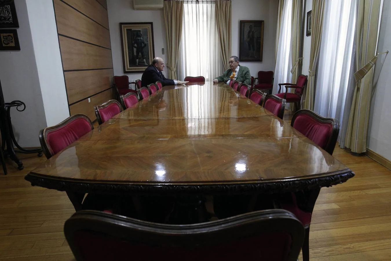 El Casino de Agricultura de Valencia, un edificio histórico con terraza que recae a las calles Paz y Comedias, es un enclave privilegiado que se quiere abrir más al público coincidiendo con el 160.º aniversario de la entidad el próximo año.