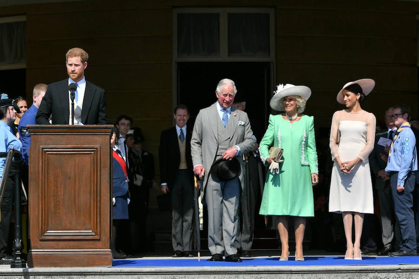 Los duques de Sussex han acudido hoy a su primer acto como marido y mujer, tras contraer matrimonio el pasado 19 de mayo en la capilla de San Jorge, en el castillo de Windsor.