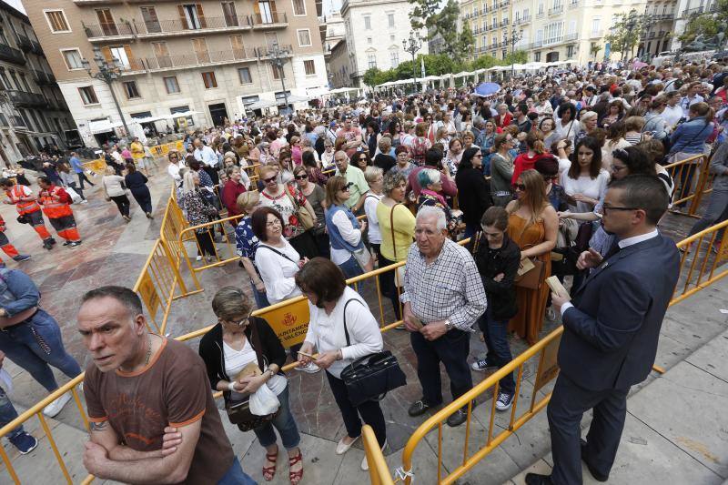 Fotos: Miles de valencianos, en el Besamanos de la Mare de Déu 2018