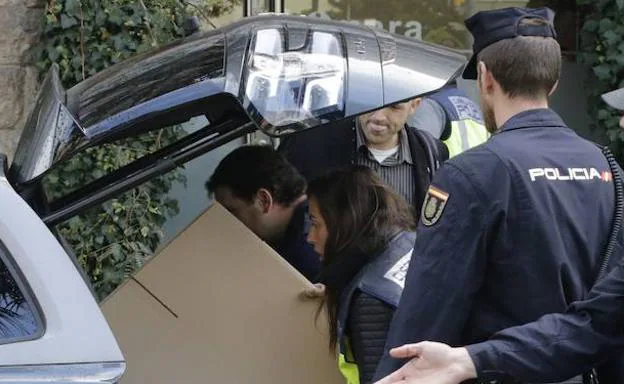 29 detenidos en Cataluña por el desvío de dos millones en ayudas para financiar el 'procés'