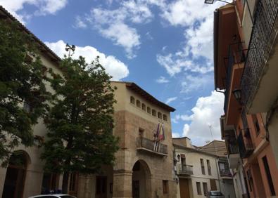 Imagen secundaria 1 - Un paseo por la plaza de La Vila en Montesa