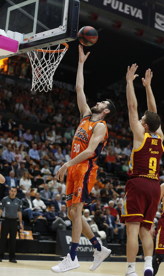 Estas son las mejores imágenes del primer partido de cuartos de playoff en la Fonteta