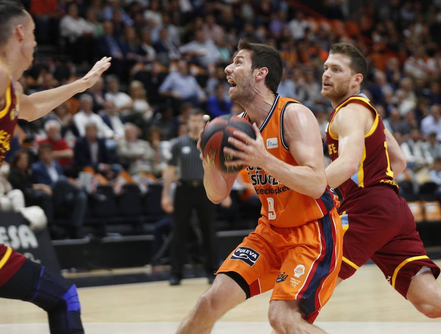 Estas son las mejores imágenes del primer partido de cuartos de playoff en la Fonteta