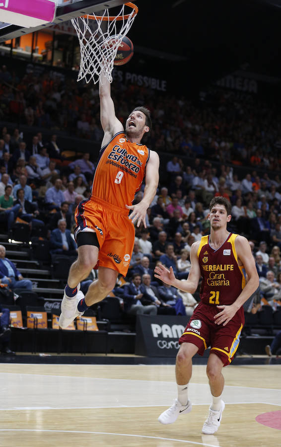 Estas son las mejores imágenes del primer partido de cuartos de playoff en la Fonteta