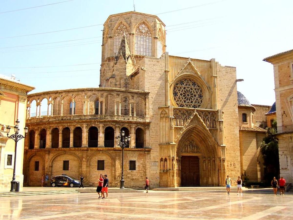 La Plaza de la Virgen es otro de los lugares preferidos por los fotógrafos.