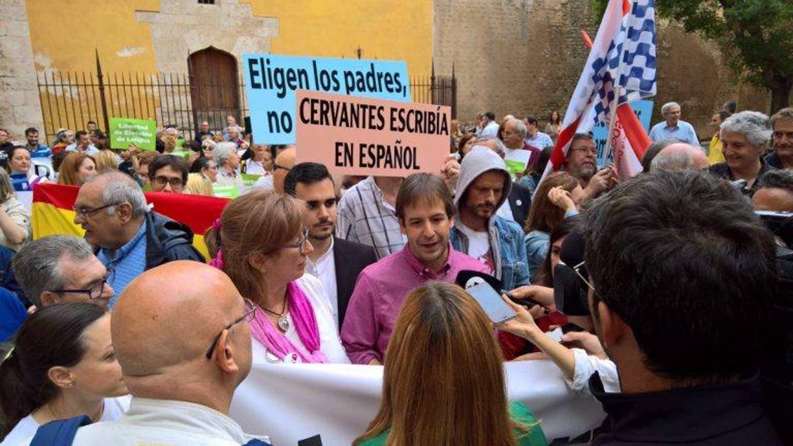 Fotos: Fotos de la marcha por la libertad de elección de lengua