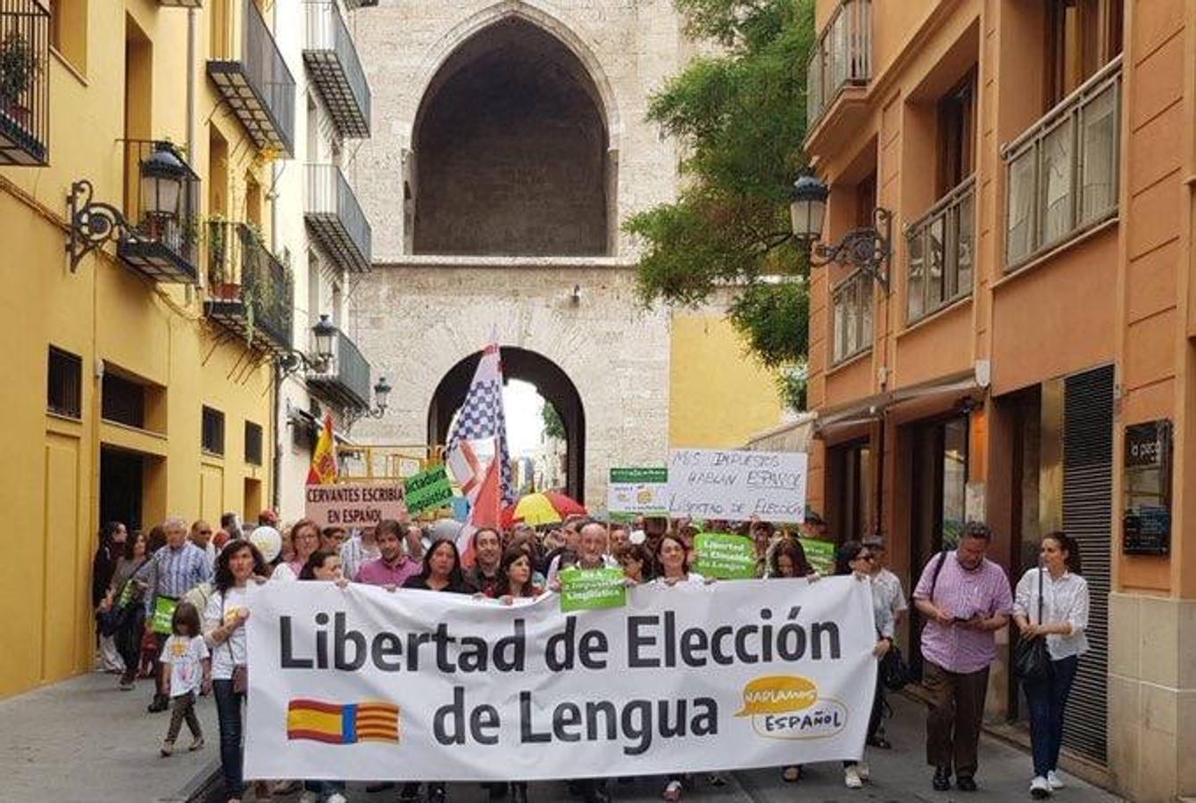 Fotos: Fotos de la marcha por la libertad de elección de lengua