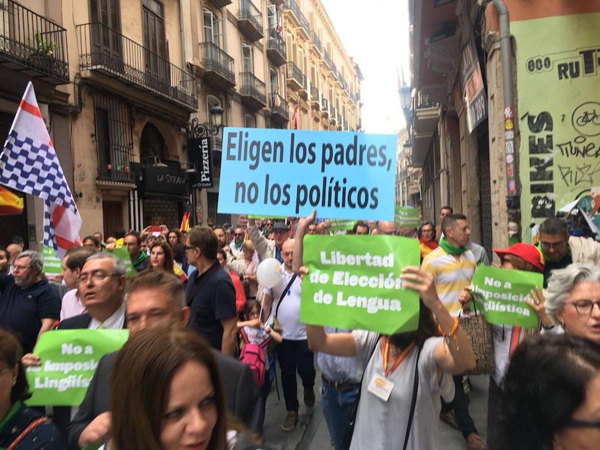 Fotos: Fotos de la marcha por la libertad de elección de lengua