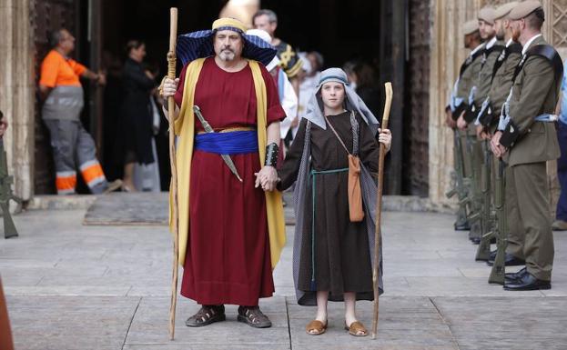 La 'festa grossa' del Corpus deslumbra en una Valencia primaveral