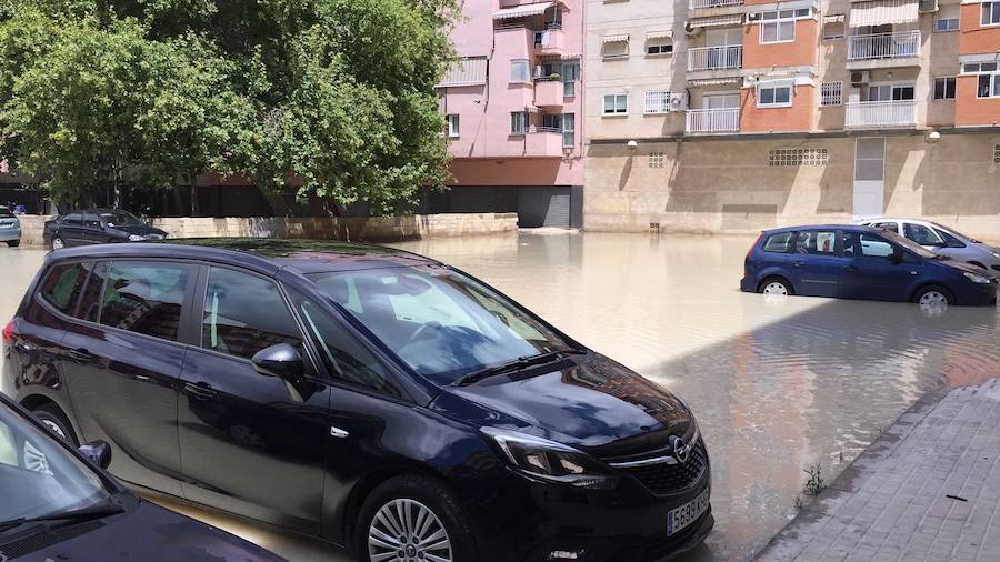 Inundación en la plaza Músico Antonio Eximeno de Valencia