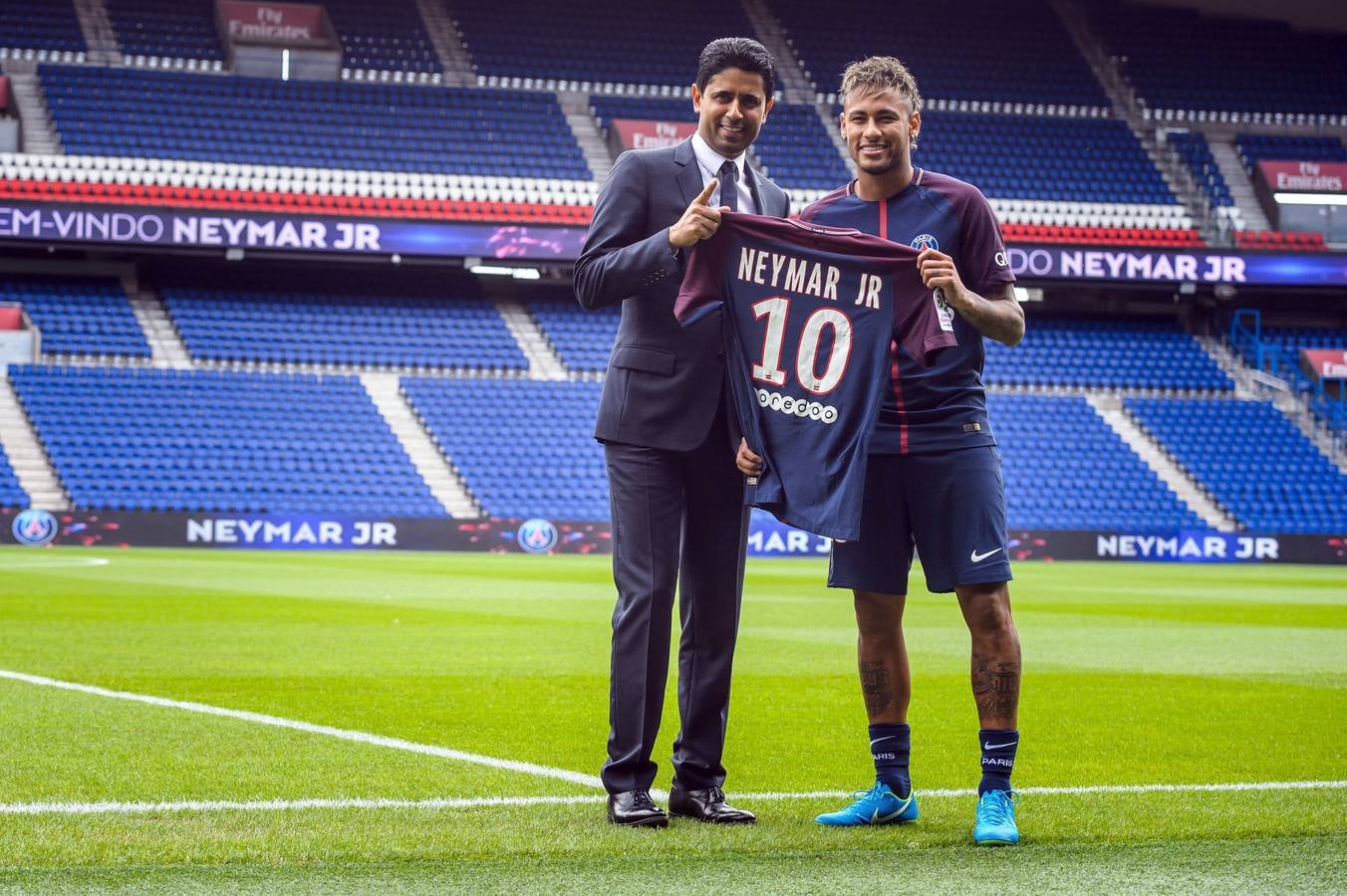 5.º NEYMAR. El futbolista del París Saint Germain (PSG) Neymar da Silva, con su multimillonario traspaso desde el FC Barcelona, se habría embolsado un total de 76,77 millones de euros (90 en dólares). El brasileño ha sido condenado por un multimillonario fraude y evasión fiscal cifrado en 45 millones.