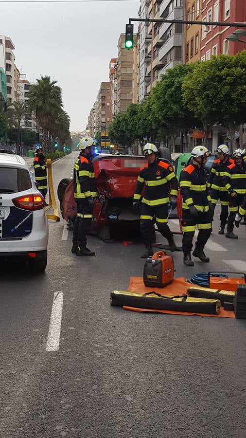 Fotos: Fotos del accidente en la avenida Peris y Valero de Valencia