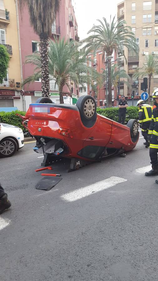 Fotos: Fotos del accidente en la avenida Peris y Valero de Valencia