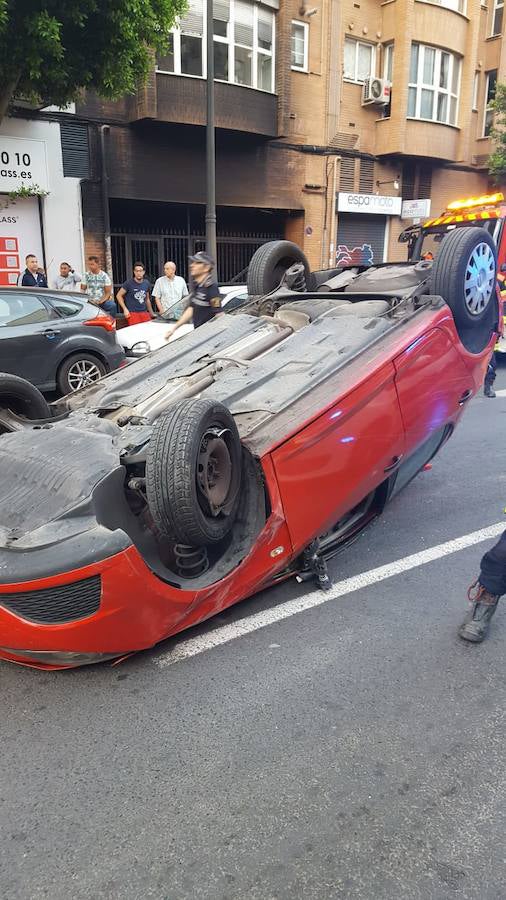 Fotos: Fotos del accidente en la avenida Peris y Valero de Valencia