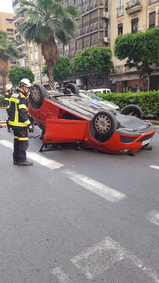 Fotos: Fotos del accidente en la avenida Peris y Valero de Valencia