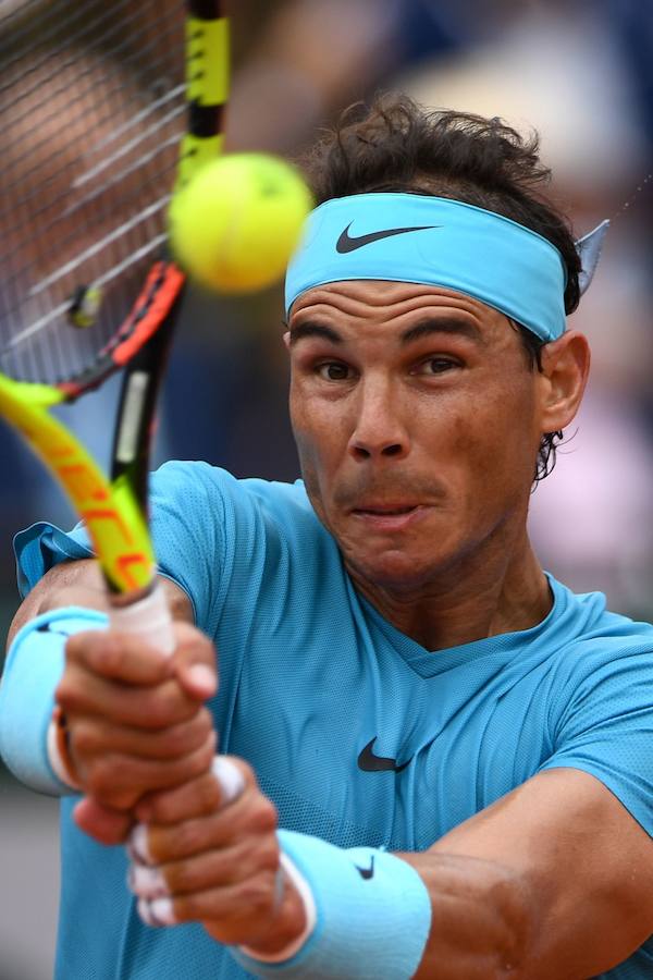 Rafael Nadal ha revalidado su título de campeón en la arcilla parisina y ya acumula once trofeos de Roland Garros, tras vencer a Thiem por 6-4, 6-3 y 6-2 