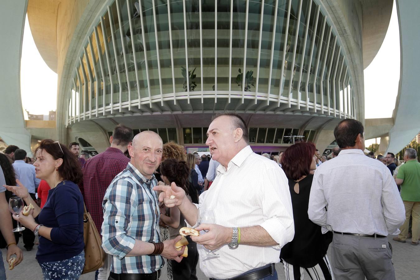 El evento ha reunido a más de una treintena de bodegas amparadas por la marca organizadora, las cuales han aprovechado el evento para presentar su diversa y amplia oferta