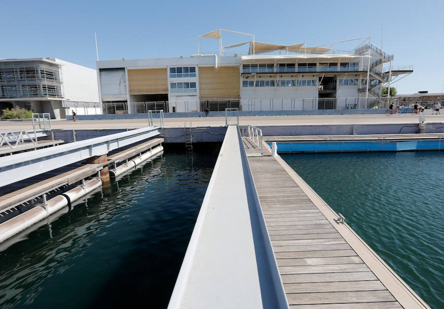 Los tres buques han puesto rumbo a Valencia en la tarde de este martes y atracarán en La Marina durante el fin de semana