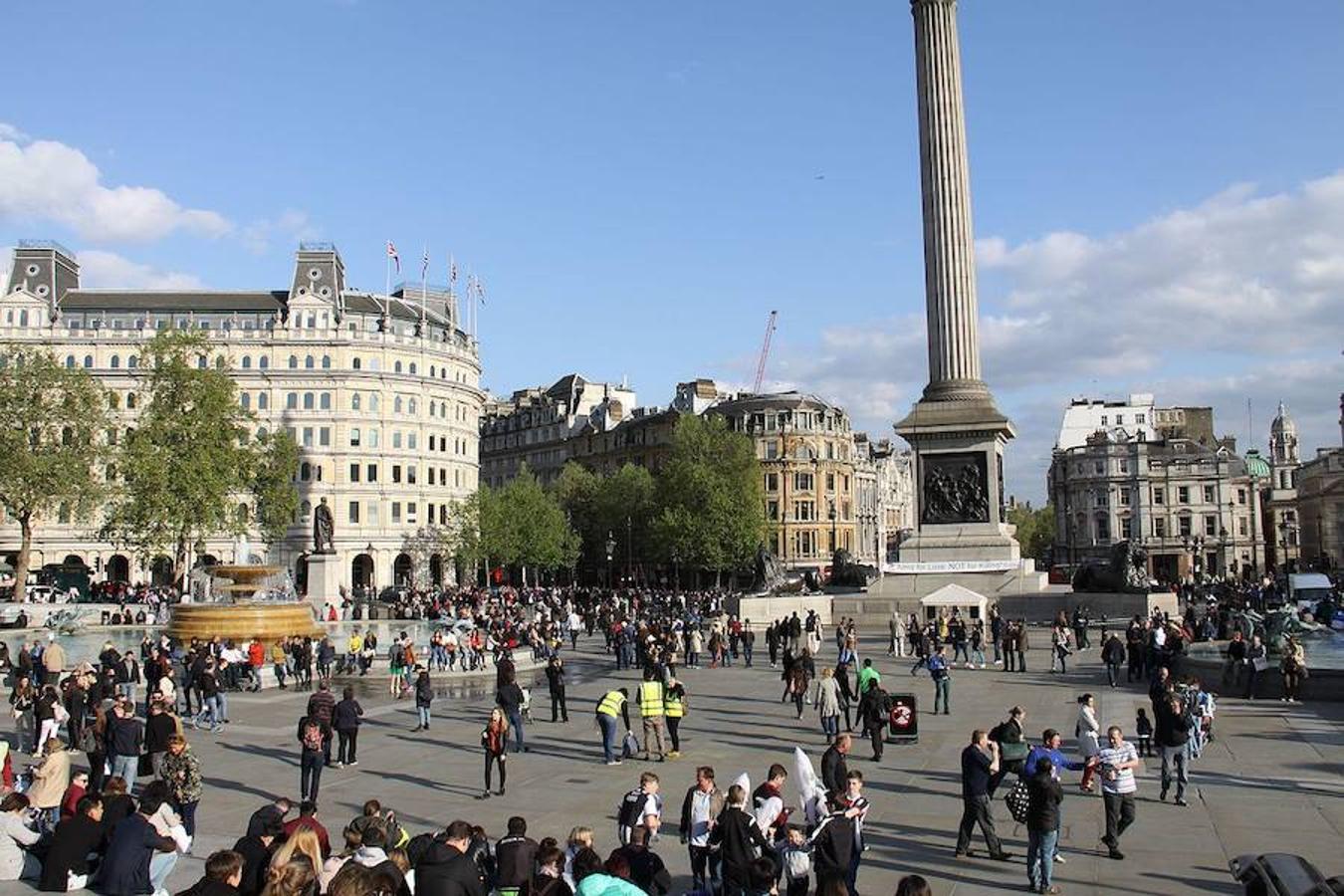 Trafalgar Square | La comisaría más pequeña del Reino Unido ( y tal vez del mundo) se encuentra en Trafalgar Square, pero pasa desapercibida a la vista de los visitantes. Se encuentra, concretamente, en la esquina sureste de la plaza... y está instalada en una farola.