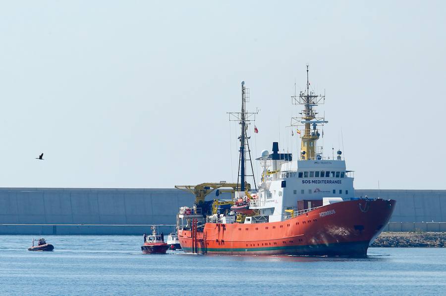 Fotos: La flotilla del Aquarius llega a Valencia