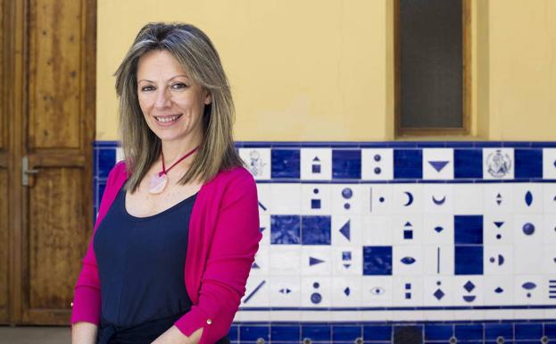 La directora de la Pasarela de Les Arts asegura que lo que le mueve es «la ilusión».
