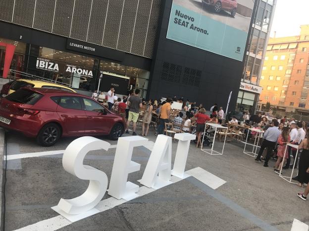 Seat Levante Motor reunió a la afición para animar a España