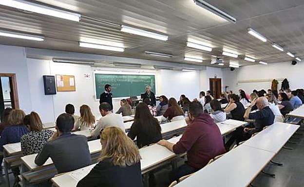 Oposiciones en Sanidad | Casi 5.000 aspirantes optan a 307 plazas en Valencia en las OPE de 2014, 2015 y 2016