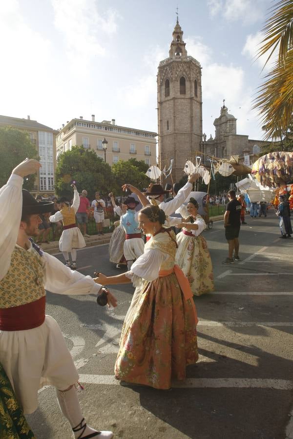 Fotos: Empieza la Feria de Julio 2018 con desfile, pólvora y color