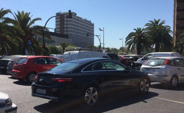 La Oficina de Tráfico del Ayuntamiento culpa a los conductores del atasco en Pío XII y Cortes Valencianas