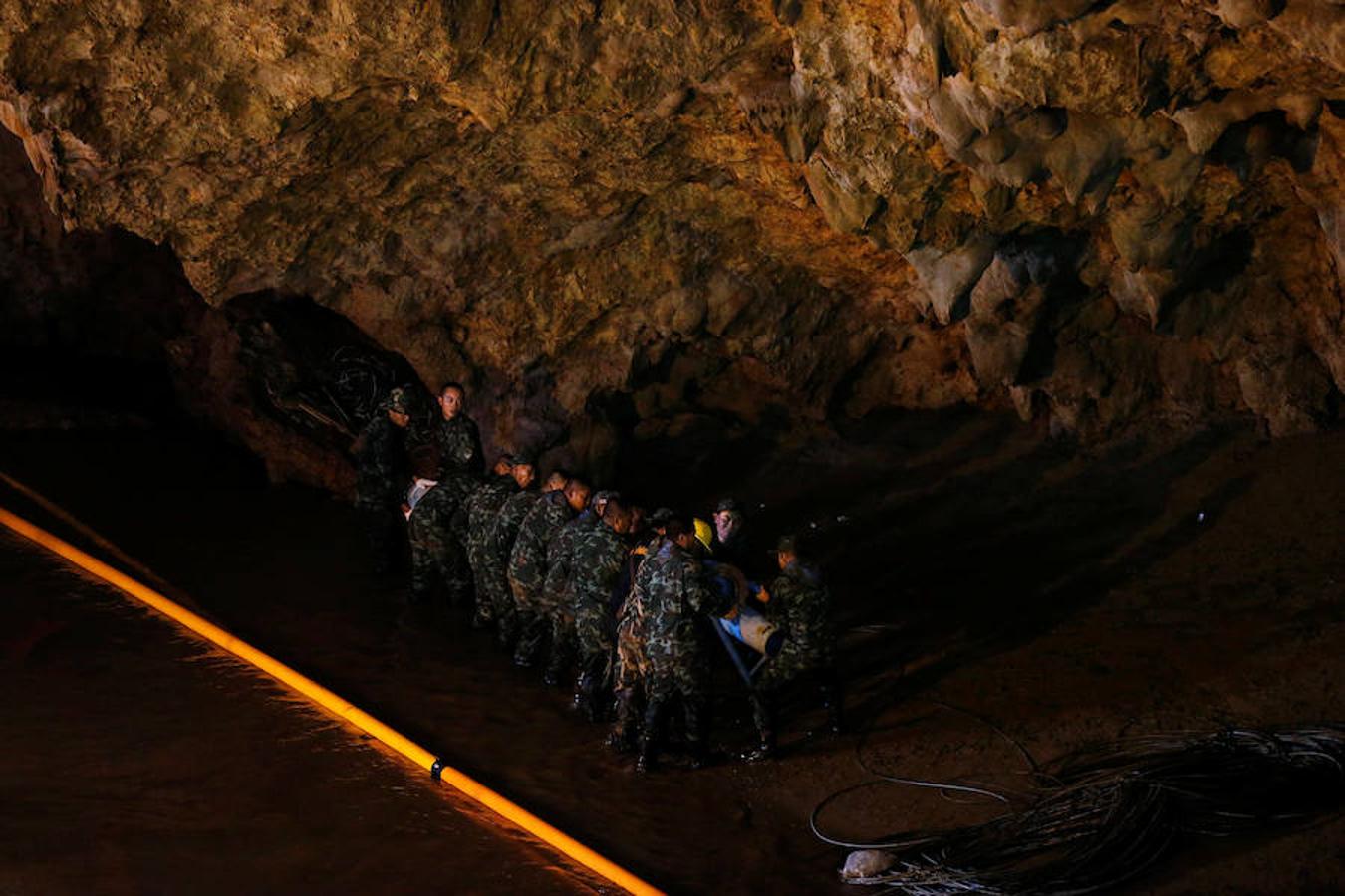 Fotos: La agonía de Tailandia para rescatar a los niños