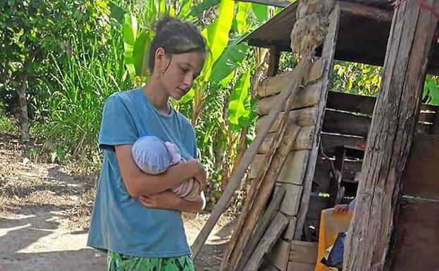 La joven de Elche secuestrada por una secta de Perú con su hija. 