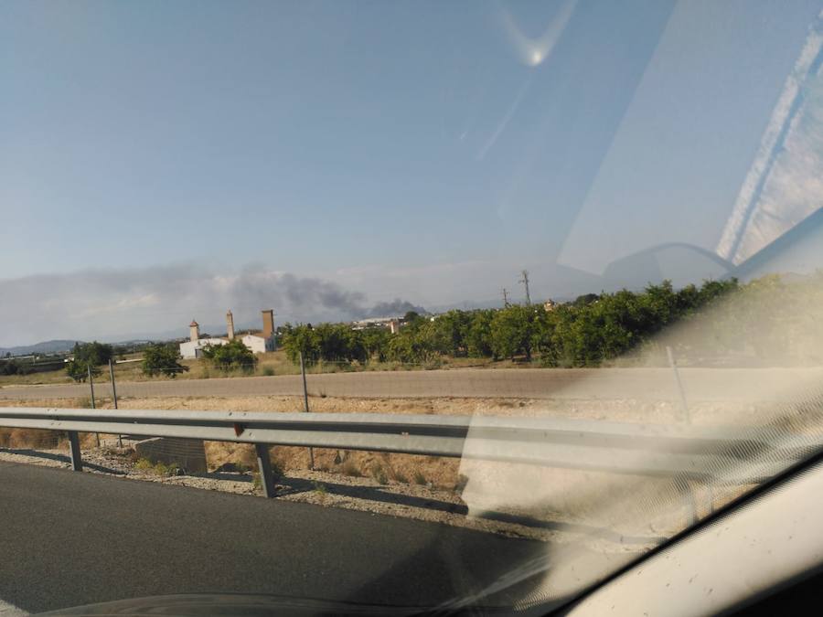 Fotos: Incendio en el polígono industrial La Cova de Manises