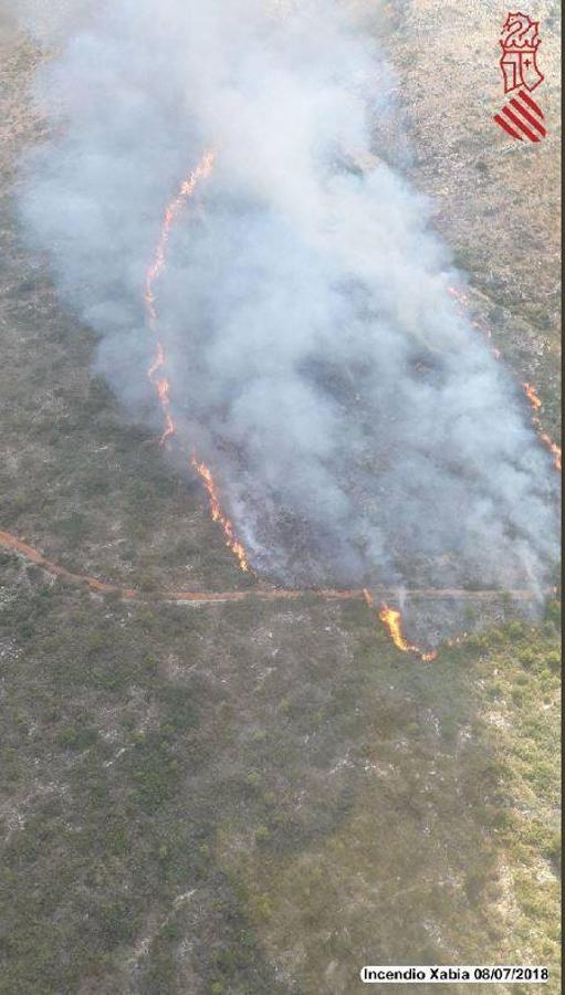 Fotos: Arde el parque natural del Montgó