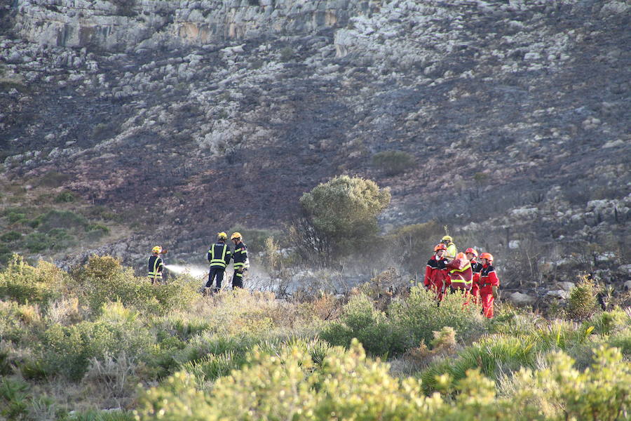 Fotos: Arde el parque natural del Montgó