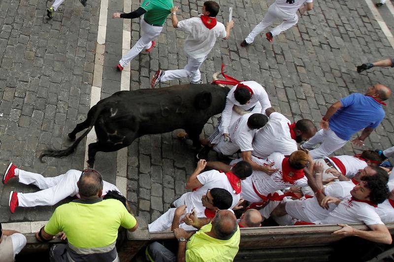 Fotos: Fotos del encierro de San Fermín con toros de Jandilla (viernes 13 de julio de 2018)