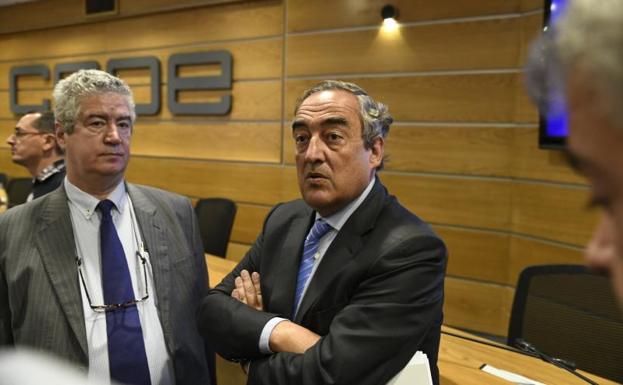 Juan Rosell, presidente de la CEOE, durante la presentación del informe.