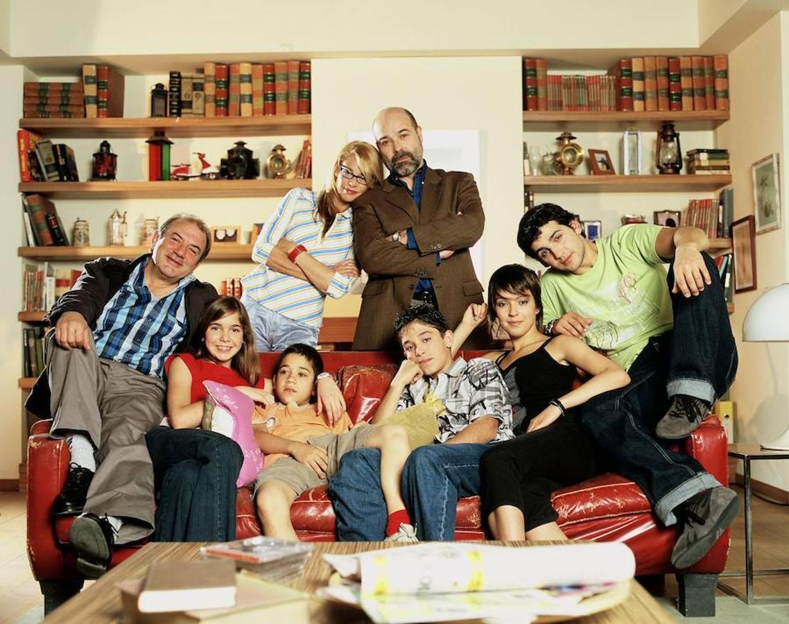 Este 17 de julio se cumplen 10 años desde que 'Los Serrano' emitieran su último y polémico capítulo: 'Desmontando a Diego'. El episodio congregó frente al televisor a familias enteras y fue visto por un total de 3.580.000 espectadores (con una cuota de pantalla del 25,6%). La serie, que duró ocho temporadas (2003-2008), tuvo una audiencia media de 5.048.000 espectadores con un espectacular share medio del 28,5%. ¿Quieres saber cómo están ahora sus protagonistas?