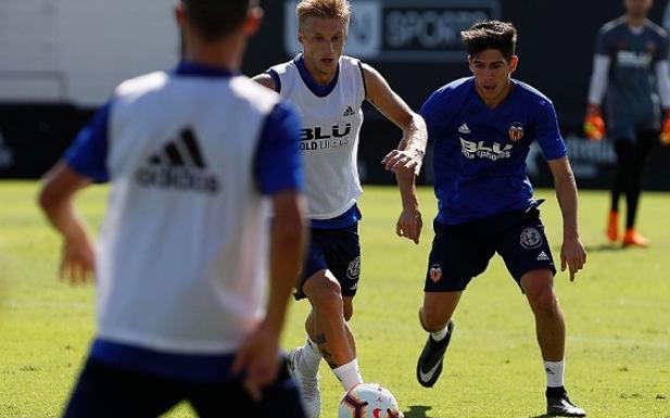 Wass, en un entrenamiento del Valencia CF.