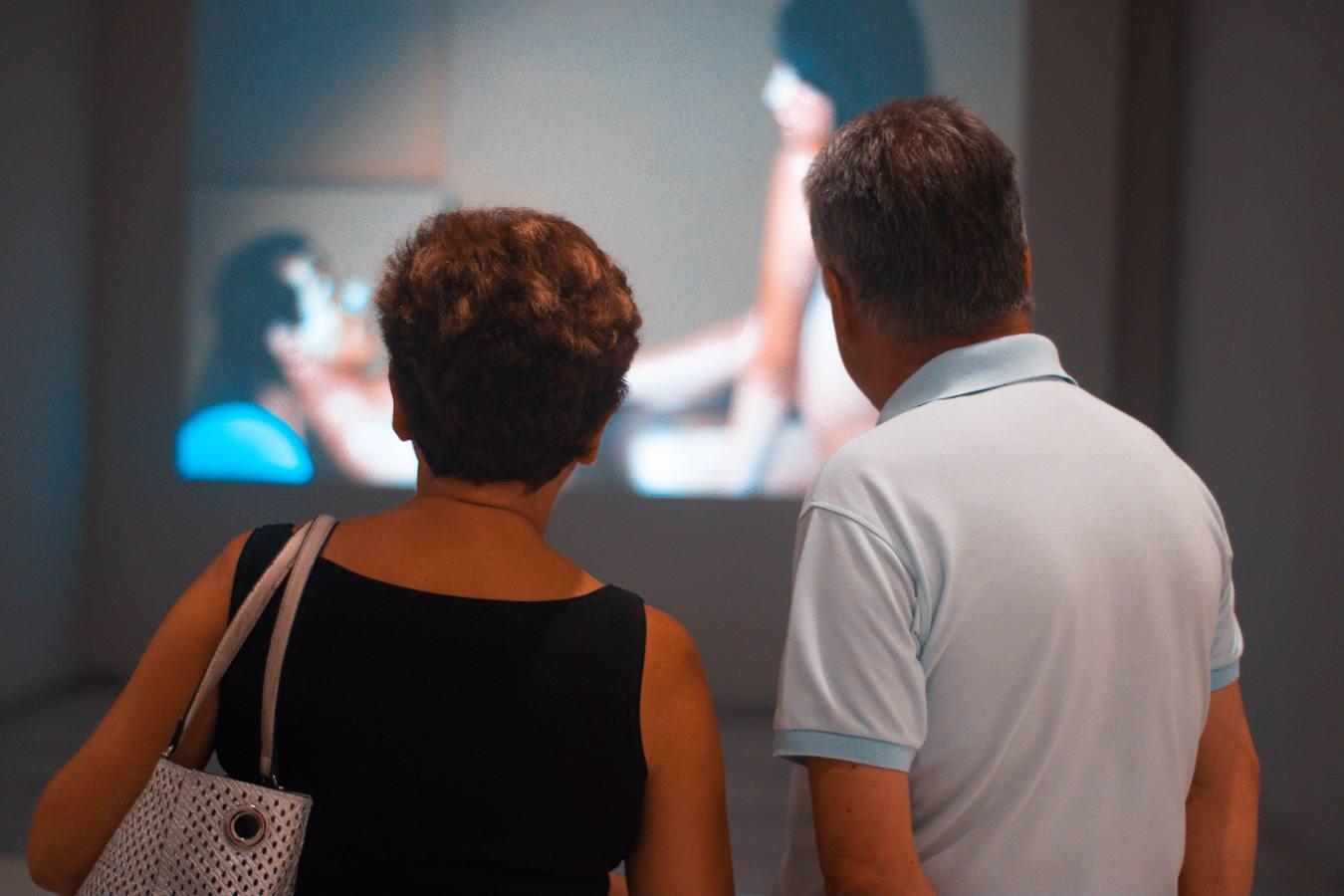 Una antológica repasa 40 años de carrera del artista con escultura inédita, fotografías, collages y dibujos. El Centro Cultural Bancaja exhibe 73 obras en las que reivindica al autor de Mislata como el poeta que crea con las manos ciudades, paisajes y figuras humanas