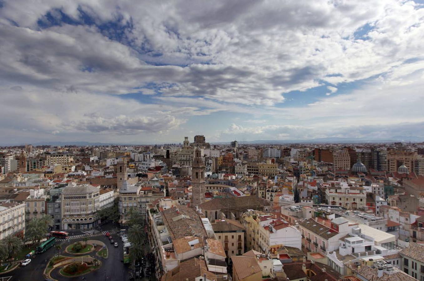 Valencia, como su oferta hotelera, es una ciudad de cinco estrelllas. La capital del Turia dispone de una gran variedad de alojamientos que no solo garantizan el descanso y la comodidad, sino una estancia de ensueño y con todo tipo de lujos. Estas son las mejores suites de la ciudad.