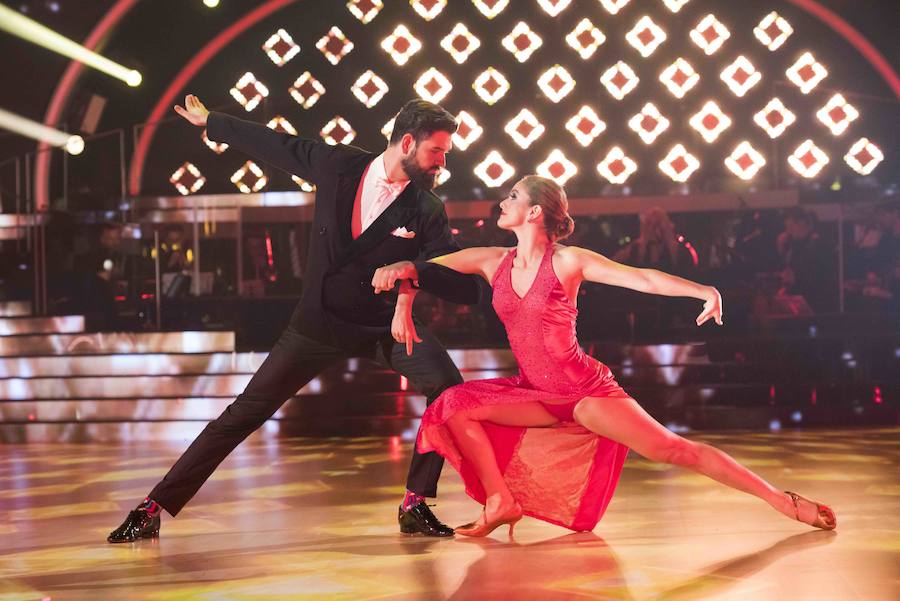 'Bailando con las estrellas' ya tiene pareja ganadora. El cantante David Bustamante y su bailarina Yana Olina se han convertido en los ganadores tras imponerse en la gran final a Manu Sánchez y Mireia Arizmendi y Patry Jordán y Rubén.