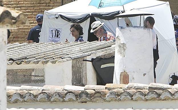 Penélope Cruz y Pedro Almodóvar durante el rodaje de 'Dolor y Gloria' en Paterna