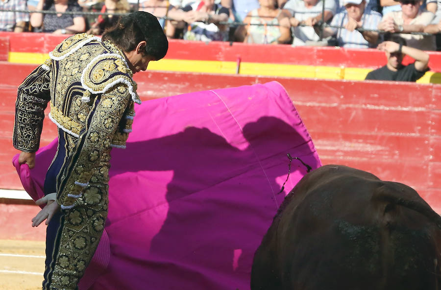 Roca Rey corta dos orejas y sale por la puerta grande de Valencia; El cartel lo completaban Josemari Manzanares y Sebastián Castella con astados de Núñez del Cuvillo