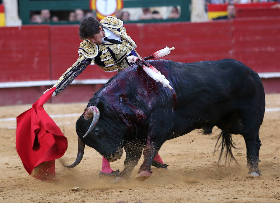 Roca Rey corta dos orejas y sale por la puerta grande de Valencia; El cartel lo completaban Josemari Manzanares y Sebastián Castella con astados de Núñez del Cuvillo