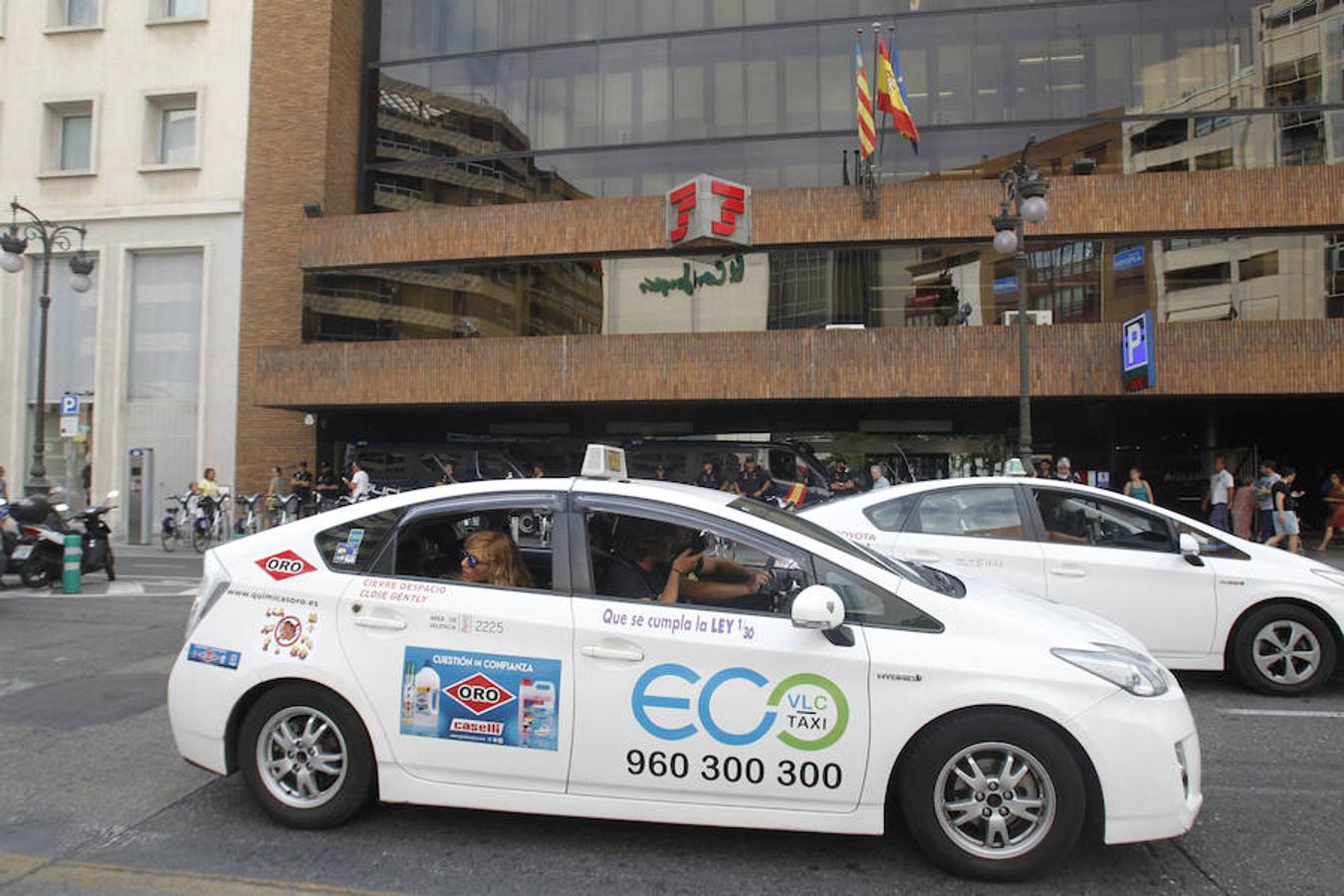 Fotos: La huelga de los taxistas en Valencia