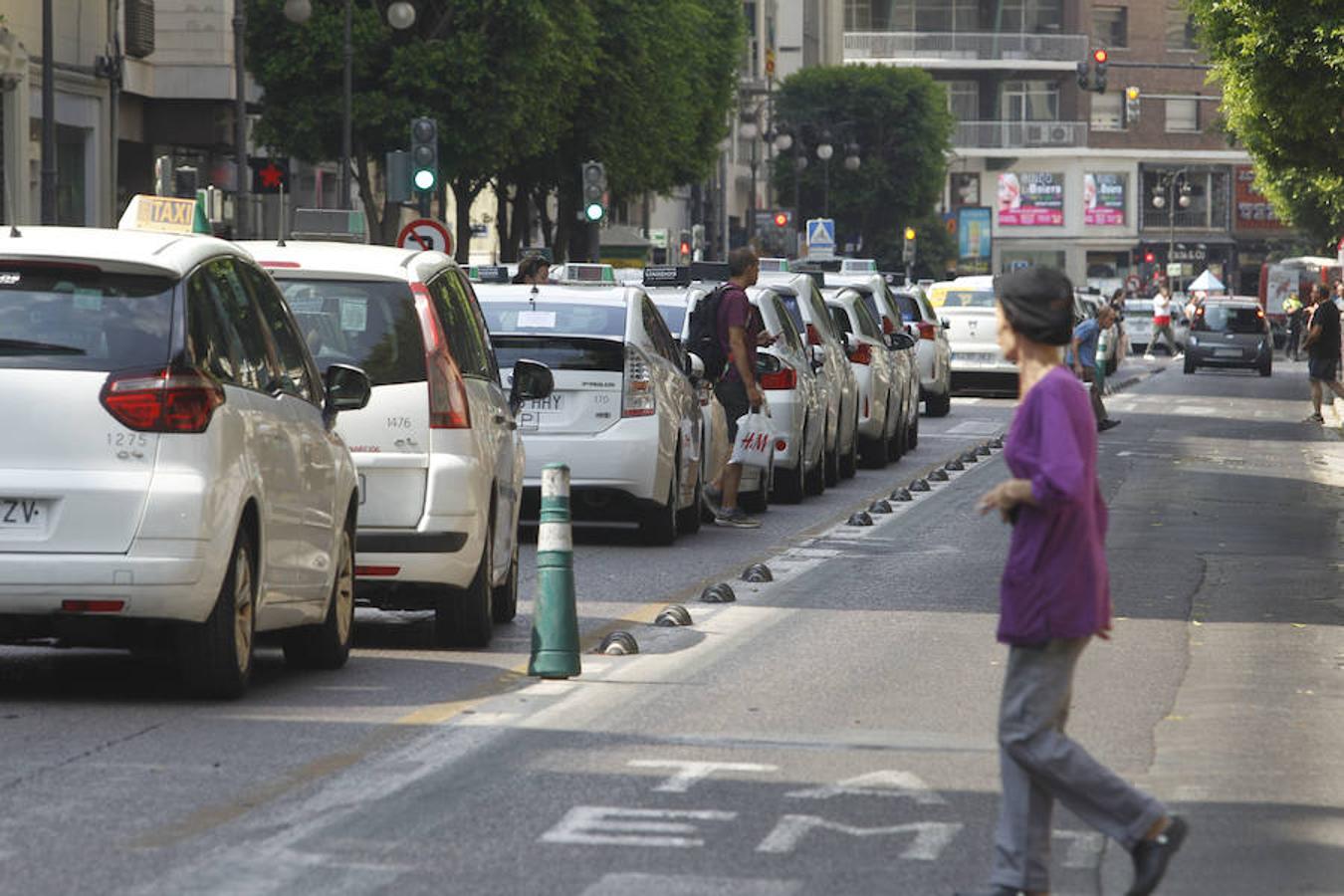 Fotos: La huelga de los taxistas en Valencia