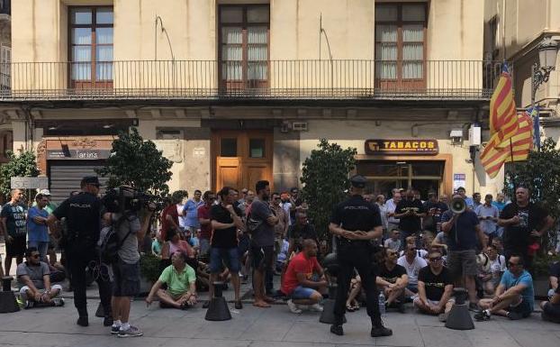 Huelga indefinida de taxistas en Valencia.